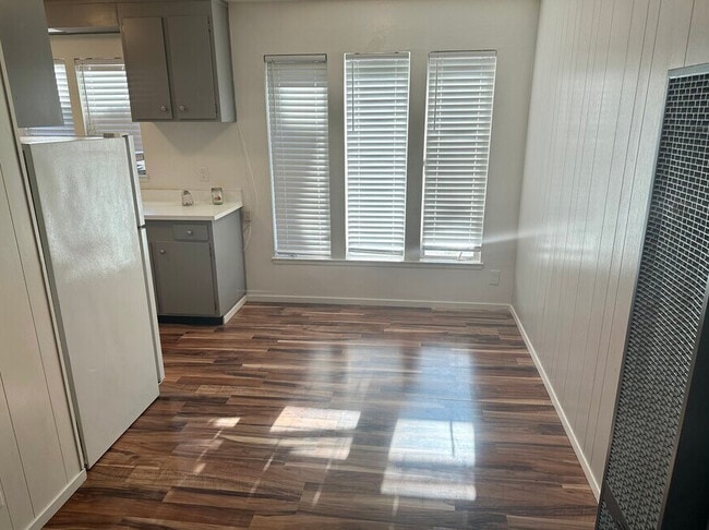 Oakmont Apartments in Stockton, CA - Foto de edificio - Building Photo