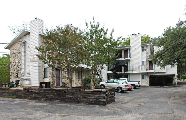 9079 Jollyville Rd in Austin, TX - Foto de edificio - Building Photo