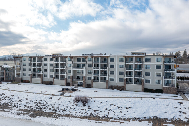 Condos at the Seasons in Sandpoint, ID - Building Photo - Building Photo