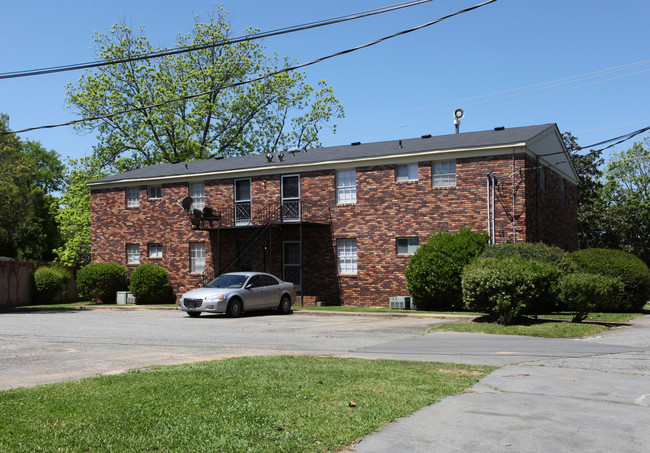 Country Club Apartments in Macon, GA - Building Photo - Building Photo