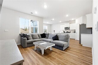 265 Lauritsen Way in Newnan, GA - Foto de edificio - Building Photo