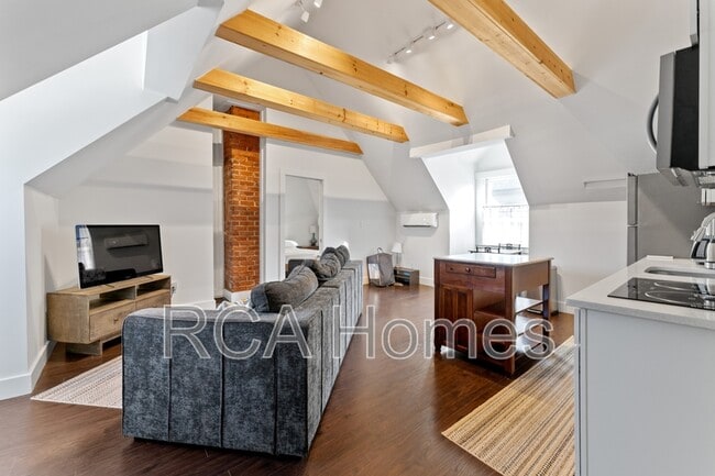 6116 Guilford Ave in Indianapolis, IN - Building Photo - Building Photo