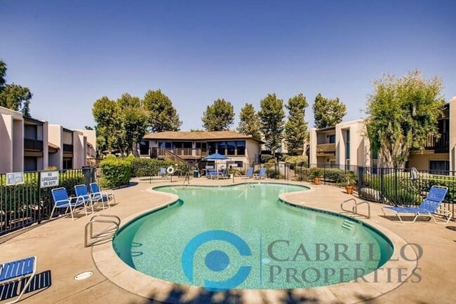 5350 Baltimore Dr in La Mesa, CA - Building Photo - Building Photo