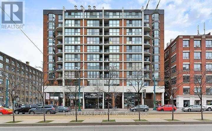 188 Spadina Ave. in Toronto, ON - Building Photo