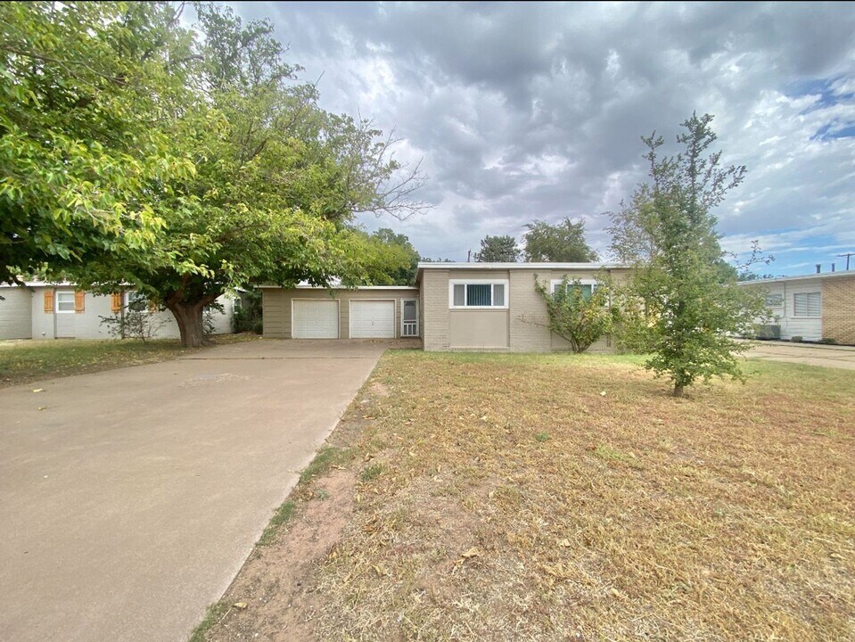 4304 30th St in Lubbock, TX - Building Photo