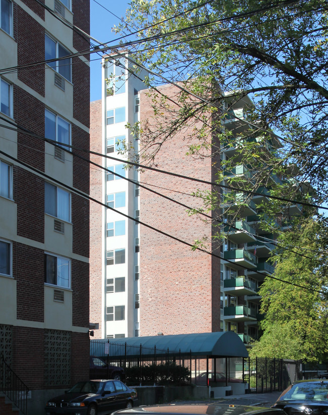 Harvard Towers in Cambridge, MA - Building Photo - Building Photo