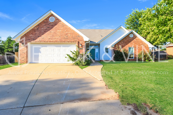 1125 Richmond Rd in Edmond, OK - Building Photo