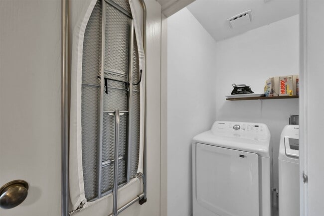 property at 17 Kittiwake Ct