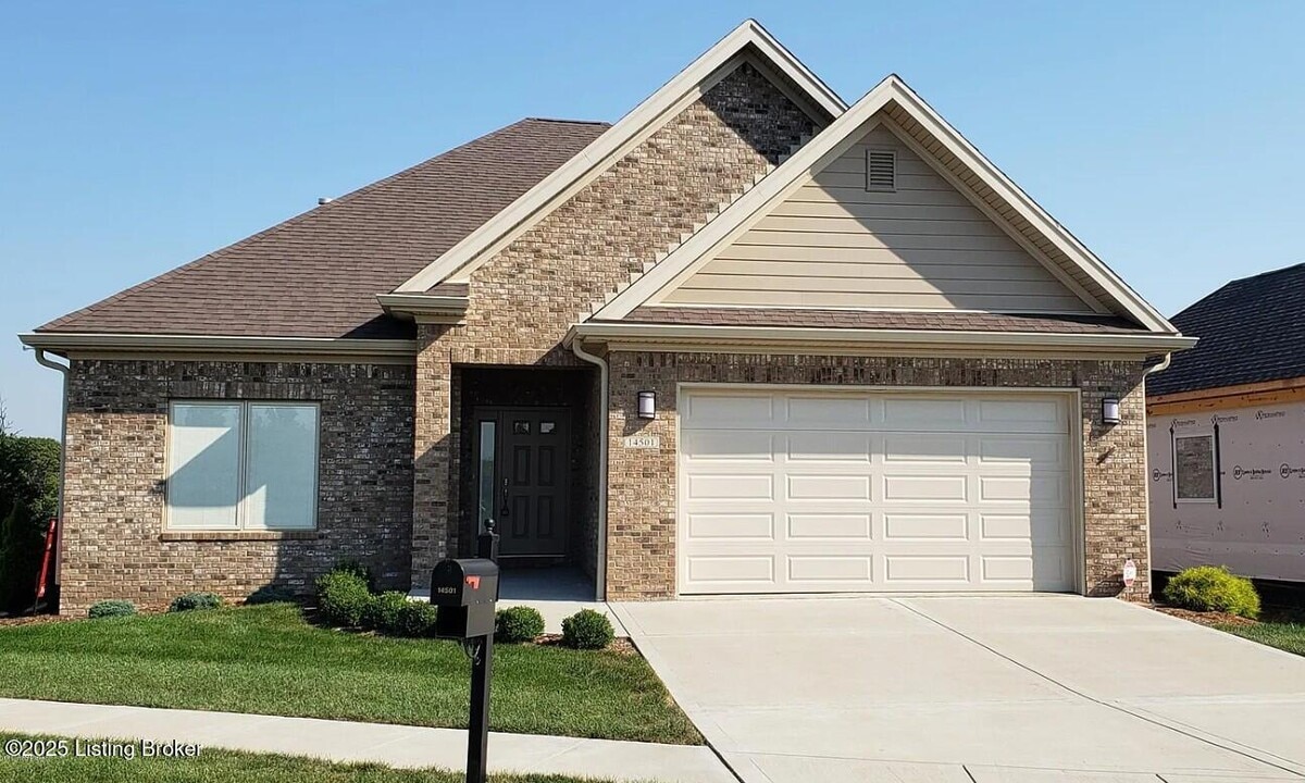 14501 McKinley Ridge Dr in Louisville, KY - Building Photo