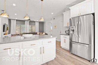 5965 Hilltop Dr in Carmichael, CA - Building Photo - Building Photo
