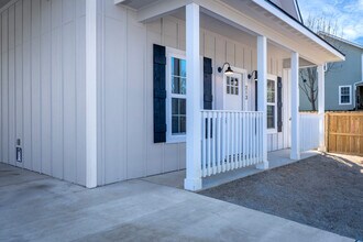 213 Lomond Ave in Longview, TX - Building Photo - Building Photo