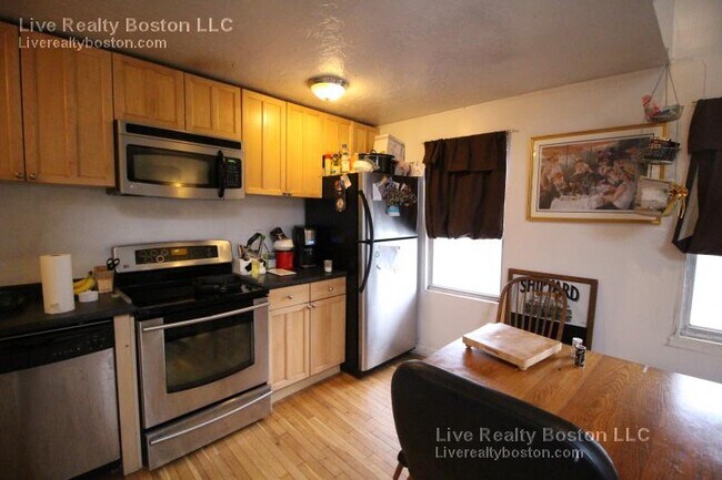6 Shepard St, Unit 6 Shepard St in Boston, MA - Building Photo - Building Photo