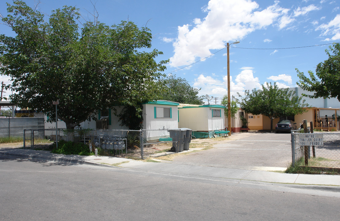 106 S Pendell Rd in El Paso, TX - Building Photo