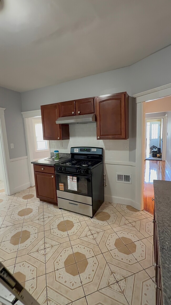 52 Stonehurst St, Unit 2 in Boston, MA - Building Photo - Building Photo