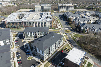 Woodland Park East in Herndon, VA - Building Photo - Building Photo