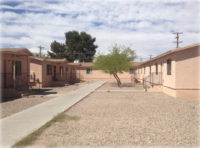 Navajo Apartment in Tucson, AZ - Building Photo - Building Photo