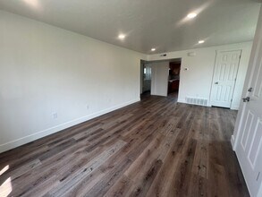 345 E 400 N in Tooele, UT - Building Photo - Building Photo