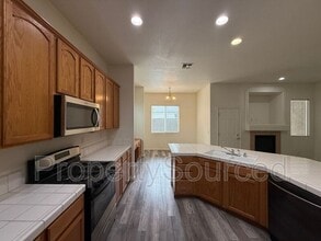 3176 Penelope Dr in Stockton, CA - Building Photo - Building Photo