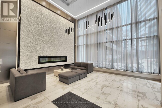 36 Forest Manor Rd in Toronto, ON - Building Photo - Building Photo