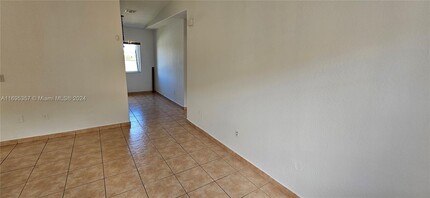 8100 W 28th Ct in Hialeah, FL - Building Photo - Building Photo