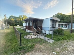 612 Cedar Level Rd in Hopewell, VA - Building Photo - Building Photo