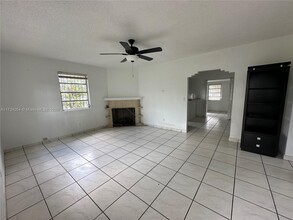 5987 Palm Ave in Hialeah, FL - Building Photo - Building Photo