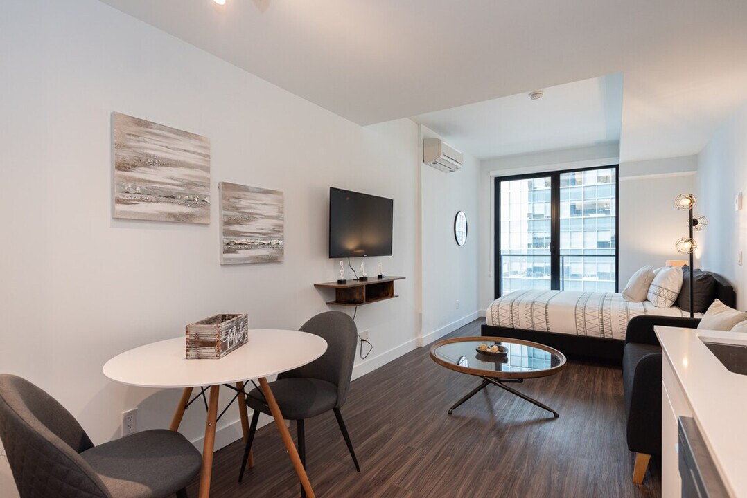 1411 Avenue Overdale in Montréal, QC - Building Photo