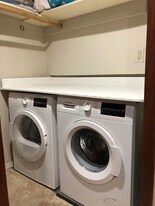 1220 Manhattan Beach Blvd, Unit Apt. B in Manhattan Beach, CA - Building Photo