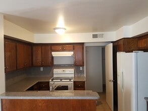 1111 S Corning St in Los Angeles, CA - Building Photo - Building Photo