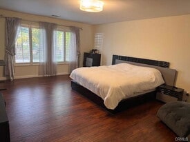 17423 Smoke Tree Ln in Santa Clarita, CA - Building Photo