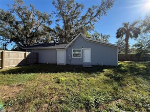 5145 Allen Rd in Zephyrhills, FL - Foto de edificio - Building Photo