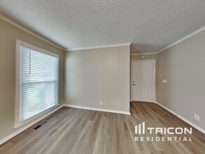 2103 Winthorne Ln in Murfreesboro, TN - Foto de edificio - Building Photo