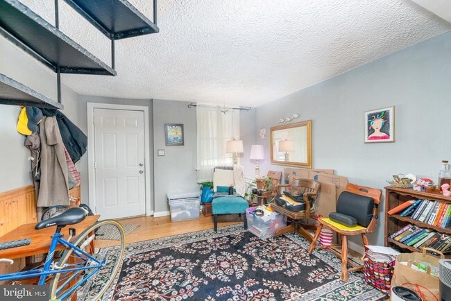 property at 605 S Rose St