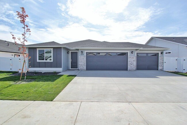 property at 1669 Kayak Rd