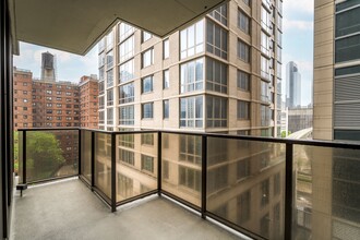 161 W 61st St in New York, NY - Building Photo - Building Photo