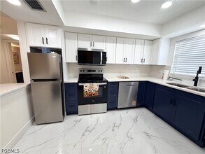 7050 Nantucket Cir, Unit 6 in North Fort Myers, FL - Building Photo - Building Photo