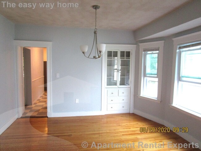 17 Hinsdale St in Medford, MA - Building Photo - Building Photo