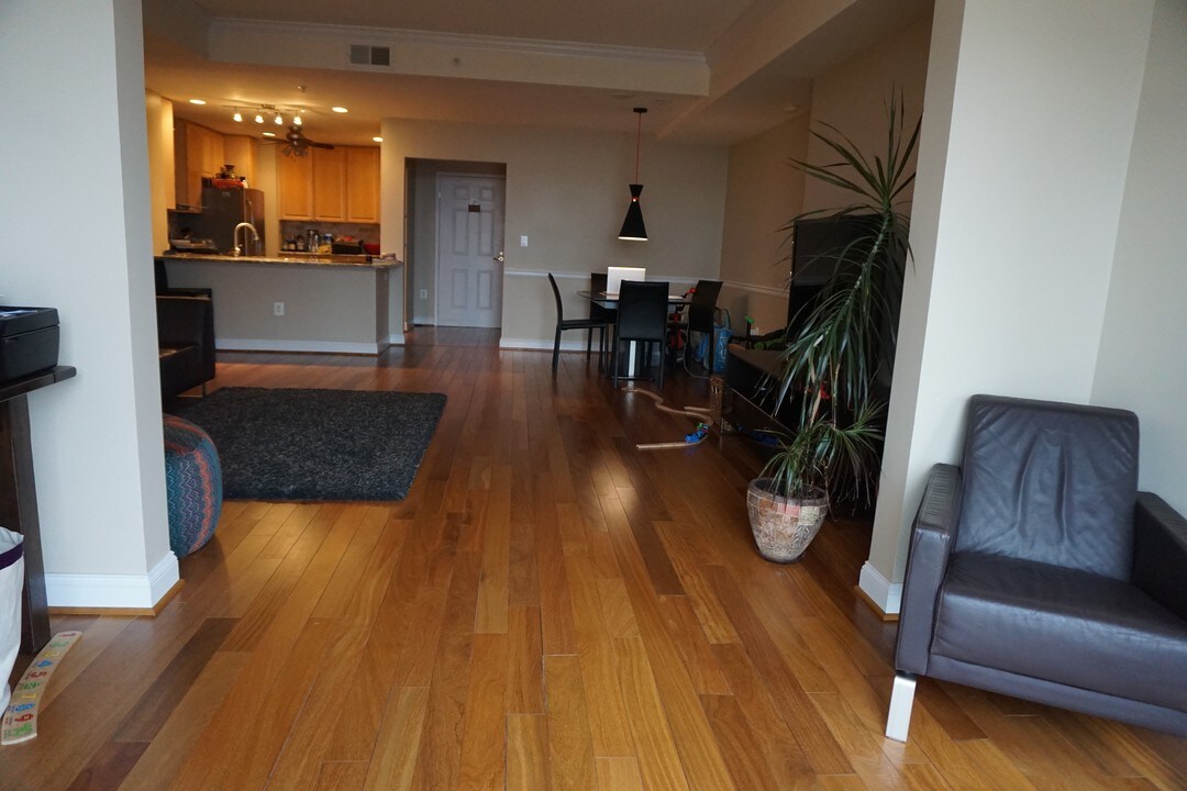 11776 Stratford House Pl, Unit 1004 in Reston, VA - Building Photo