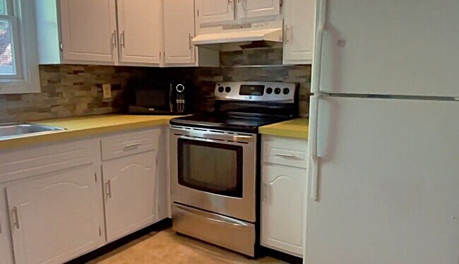 5 Mossland St, Unit 1 in Somerville, MA - Building Photo - Building Photo