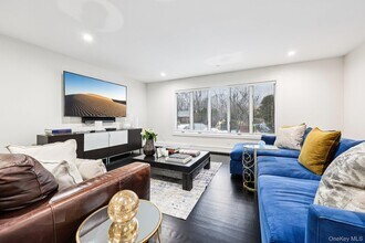 6 Carol Ln in Mamaroneck, NY - Building Photo - Building Photo