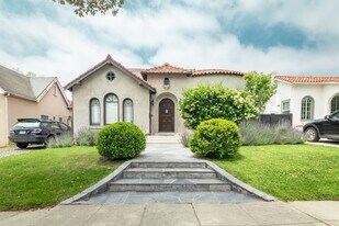 1949 N Catalina St in Los Angeles, CA - Building Photo