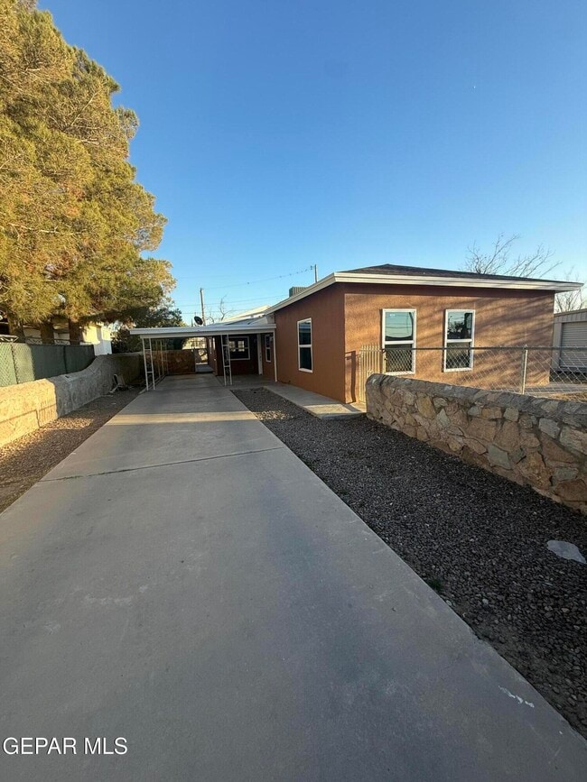218 Easter Way in El Paso, TX - Building Photo - Building Photo