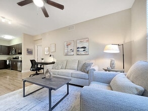 4504 W Spruce St in Tampa, FL - Building Photo - Building Photo