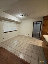 1727 Redwood St in Seguin, TX - Building Photo - Building Photo
