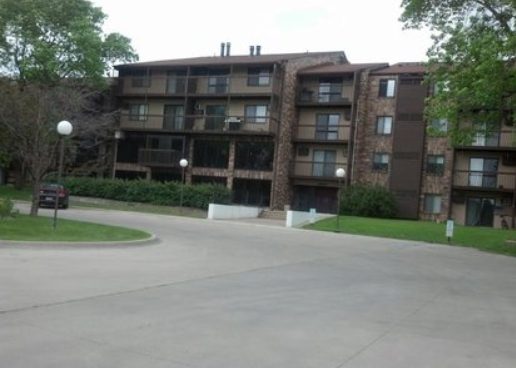 Park East Apartments in Fargo, ND - Foto de edificio