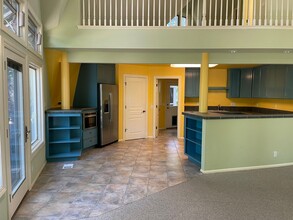 10533 Garden Hwy in Sacramento, CA - Building Photo - Building Photo