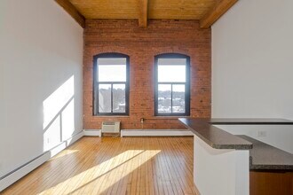 45 Willow St in Springfield, MA - Building Photo - Building Photo