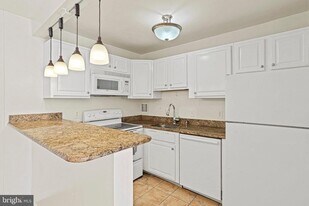 2401 H St NW in Washington, DC - Building Photo