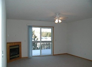 1271-1279 Pinewood Trl in New Richmond, WI - Building Photo - Interior Photo