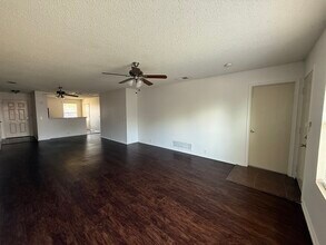 9625 Brierwyck Dr in Dallas, TX - Building Photo - Building Photo